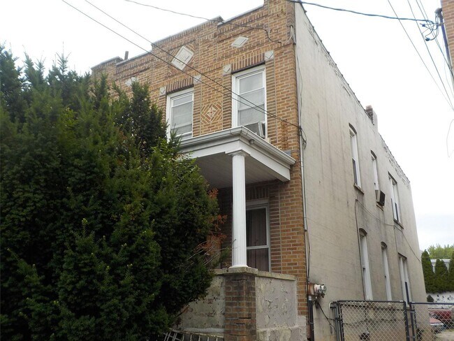 Building Photo - 110-07 73rd Rd