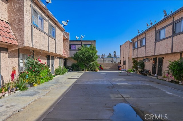 Building Photo - 11937 Magnolia St