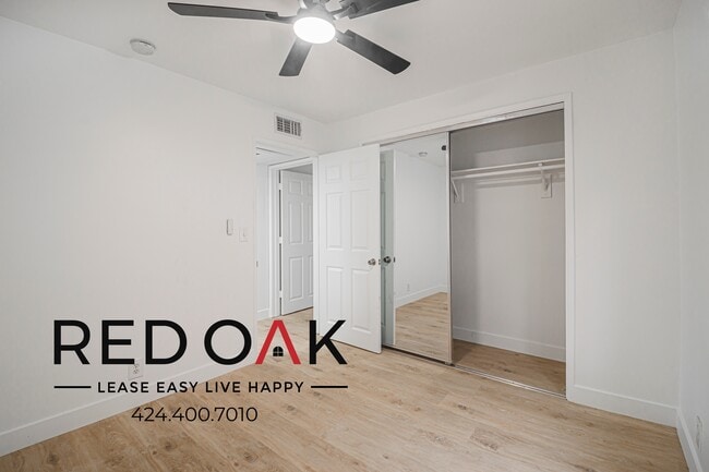 Building Photo - 4651 Cahuenga Blvd