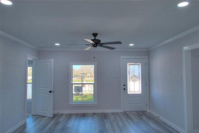 Building Photo - 415 Perkins Ave