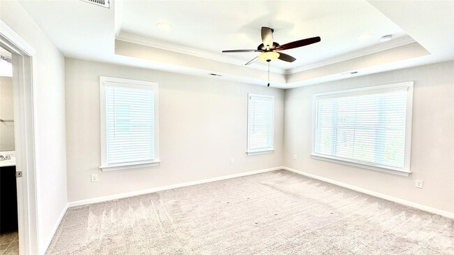 Building Photo - 1135 Overlake Dr