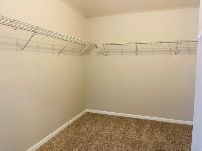 Building Photo - 2111 Castle Gardens Ln