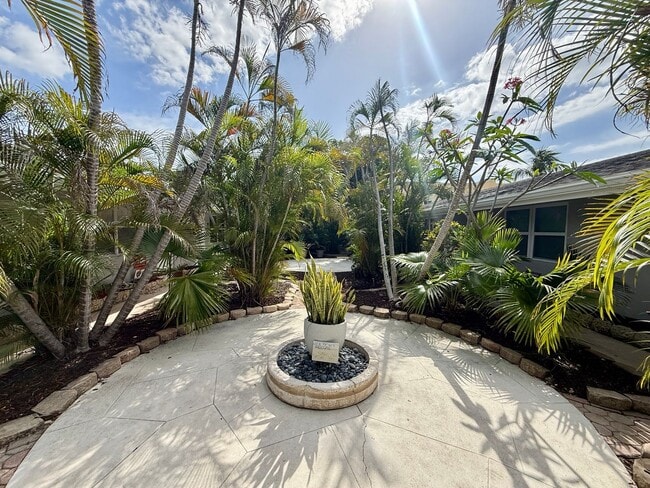 Building Photo - Spacious 1 bed 1 bath unit in Victoria Park!