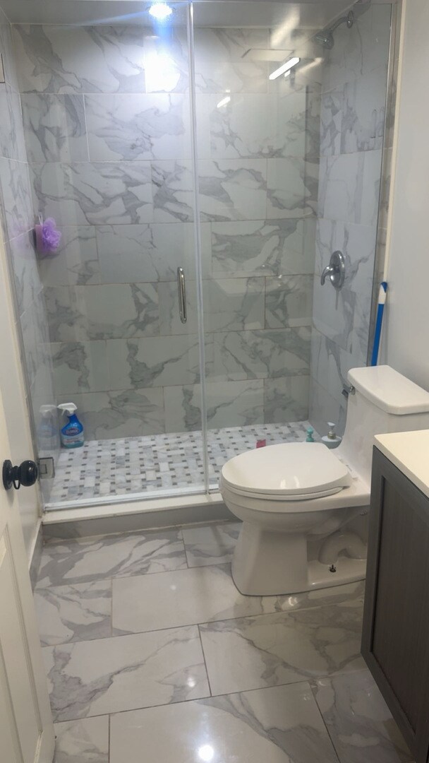 Building Photo - 5703 W Seminole St