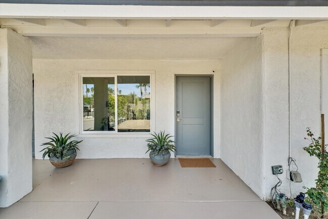 Building Photo - 3967 E Sunny Dunes Rd