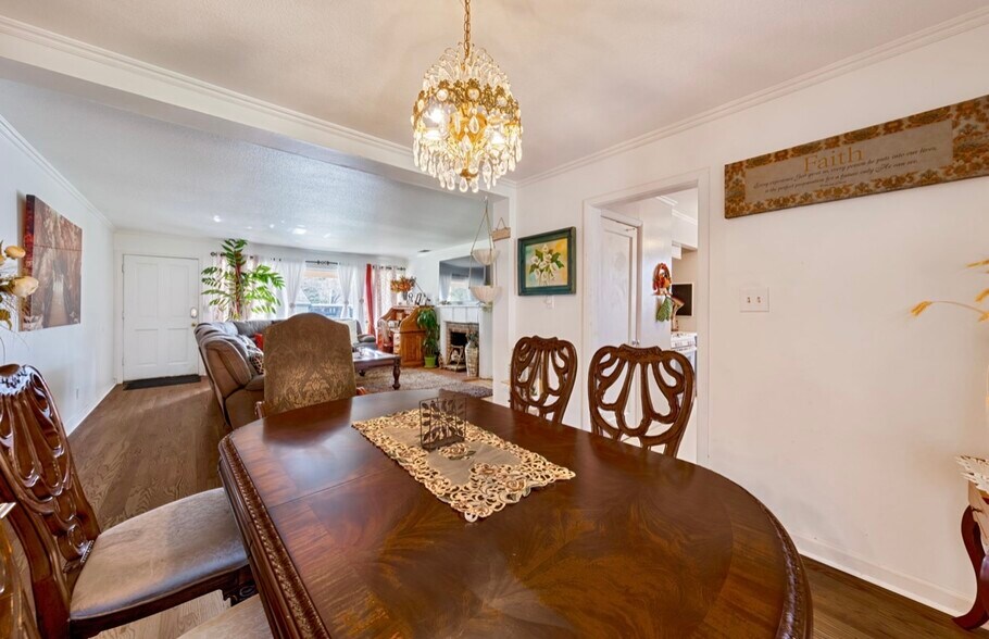 Building Photo - 4205 Lyle St