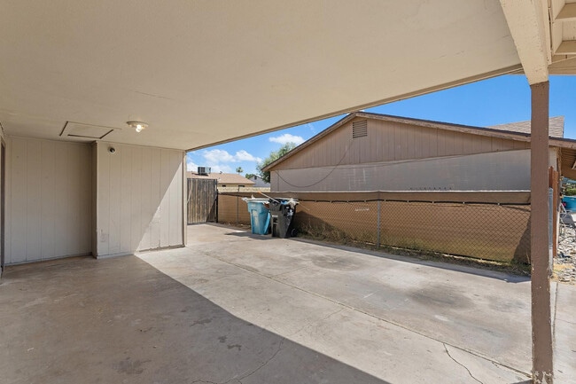 Building Photo - 7422 W Turney Ave