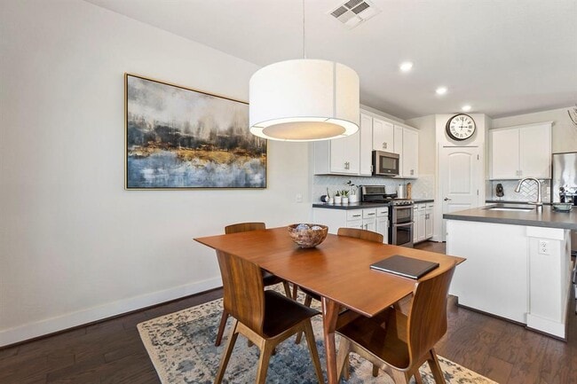 Building Photo - 7505 Belfair Ter