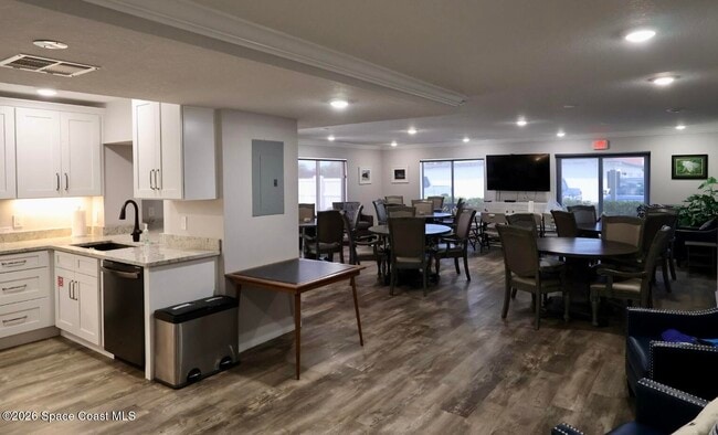 Building Photo - 650 N Atlantic Ave