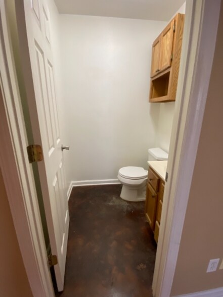 Building Photo - 360 Andre Ave