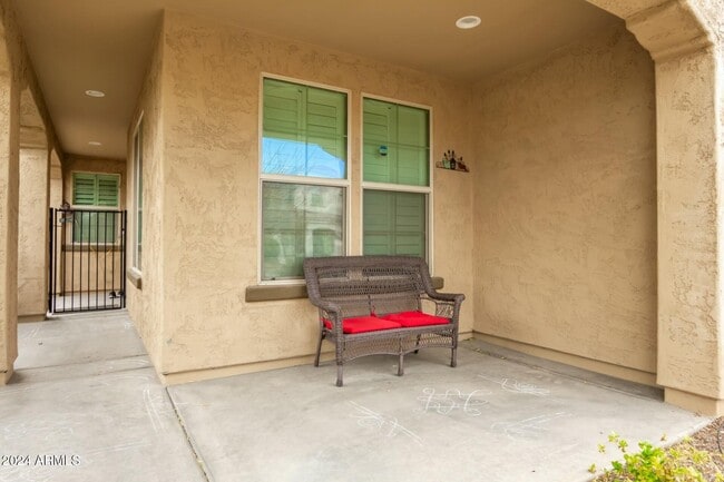 Building Photo - 9567 W Robin Ln