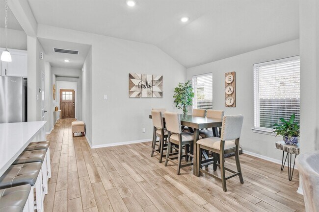 Building Photo - 4330 Umber Shadow Dr