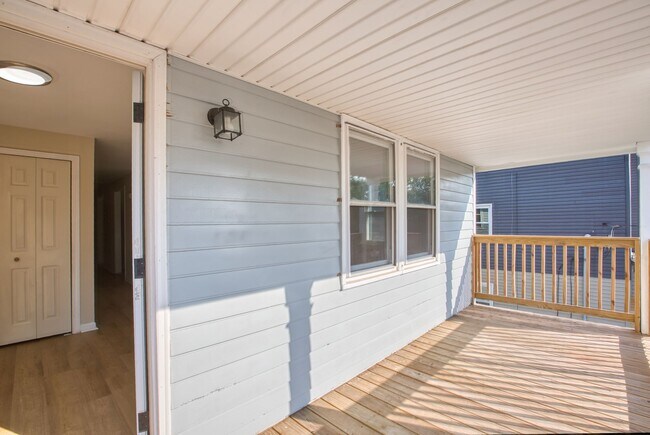 Building Photo - 12 Martin St