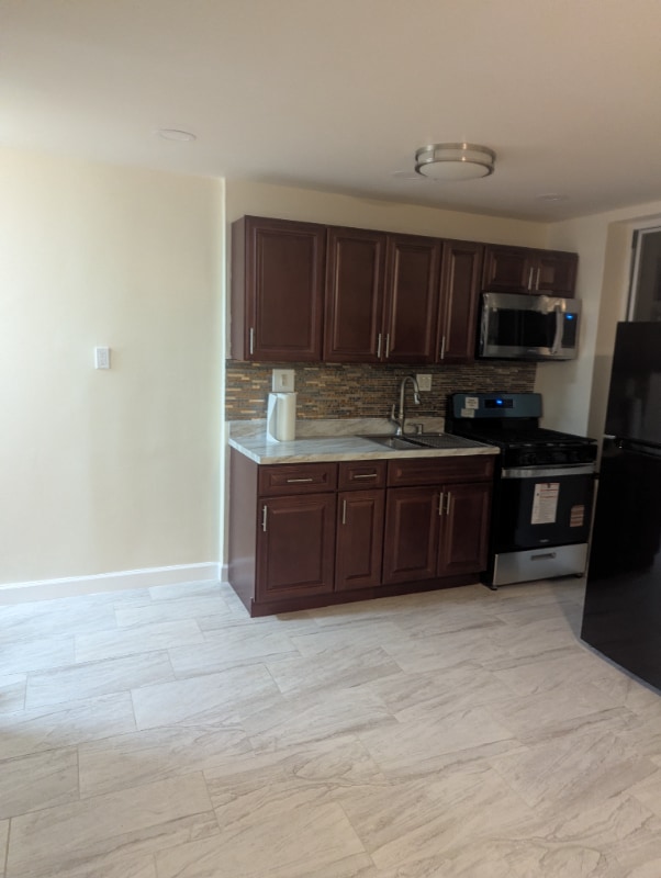 Building Photo - 208 Howard Ave