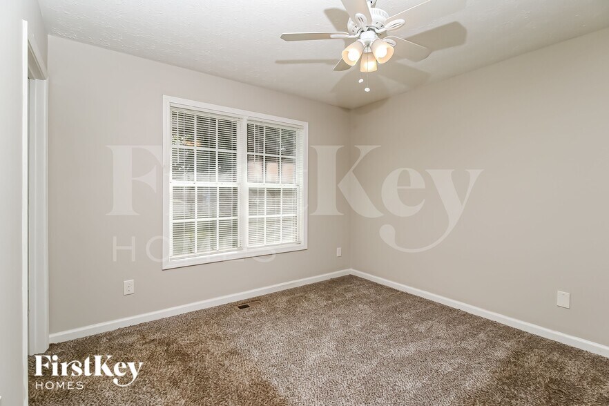 Building Photo - 8215 Collier St SW