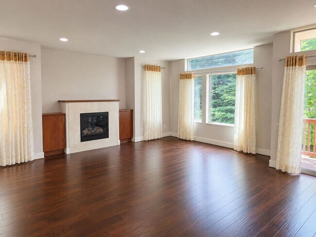 Building Photo - Beautiful Trails at Newcastle Home