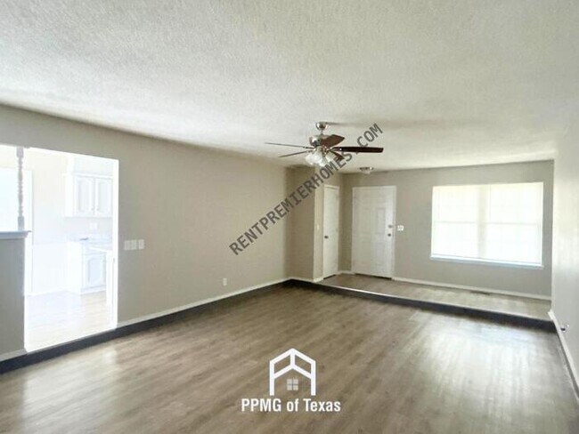 Building Photo - 4900 Barbados Ave