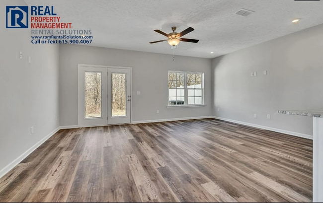 Building Photo - BRAND-NEW Stunning END-unit townhome in Manchester, attached garage!