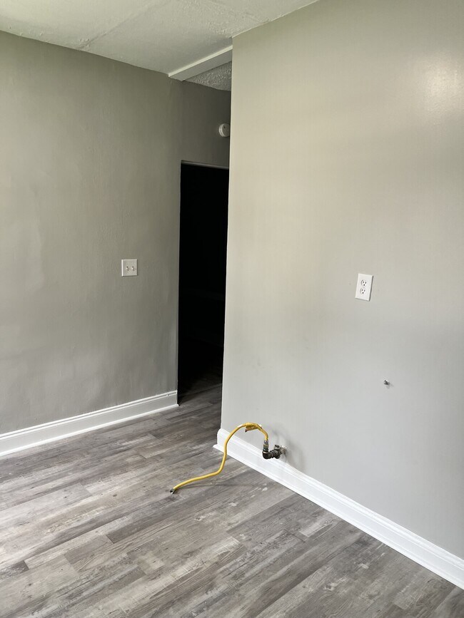 Building Photo - Southwestern Parkway