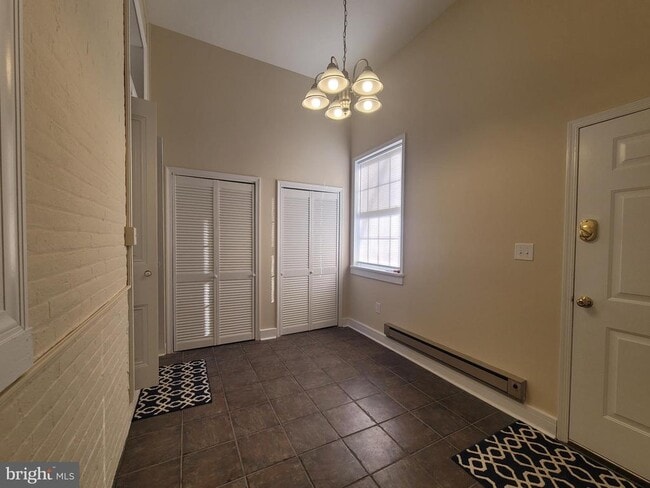 Building Photo - 447 N Loudoun St