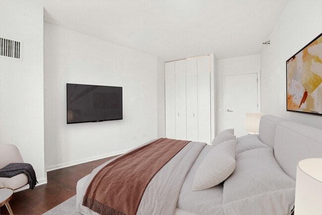 Building Photo - 501 N Clinton St