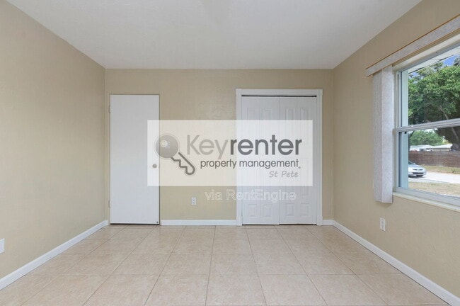 Building Photo - 4218 24th Ave N