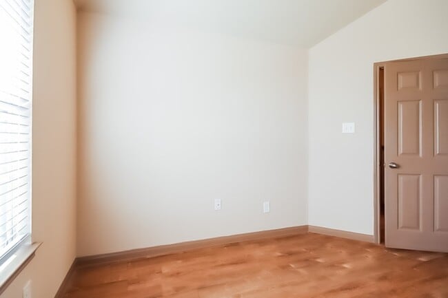 Building Photo - 5406 Comel Ct