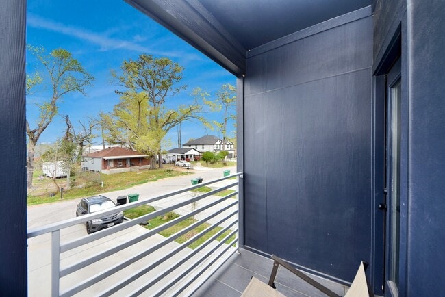 Building Photo - 19104 Sears Dr