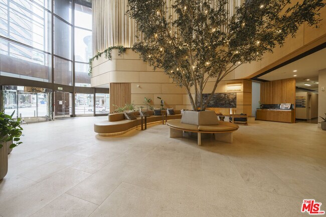 Building Photo - 1100 Wilshire Blvd