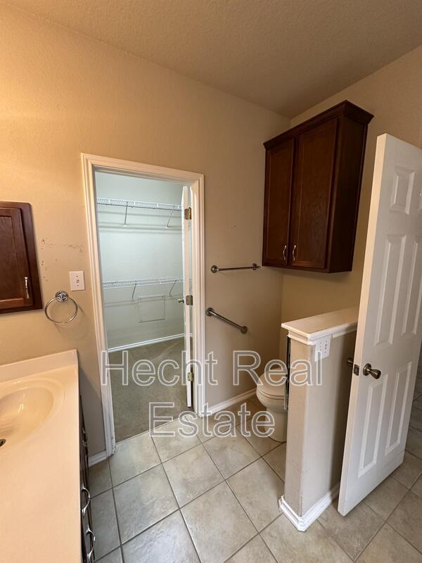 Building Photo - 2616 Gallant Fox Dr