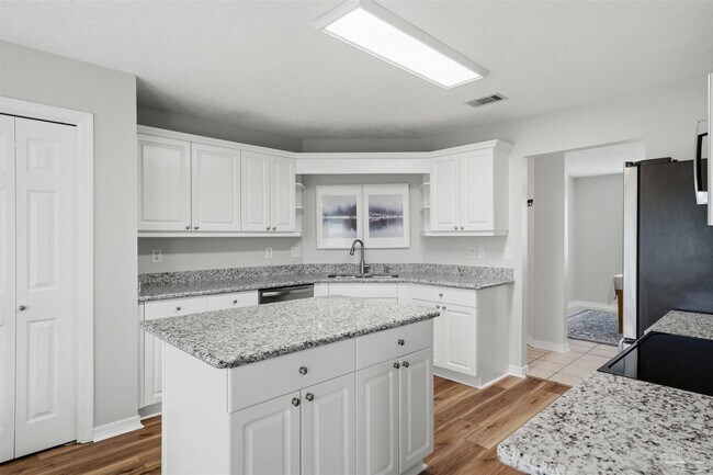 Building Photo - 519 Batten Blvd