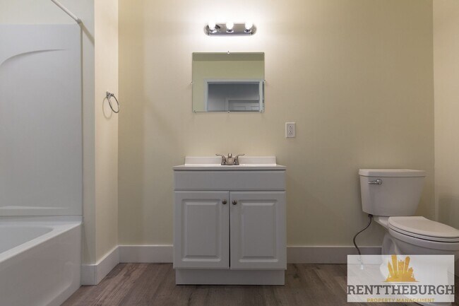 Primary Photo - Updated 4BR 2 Full Bath House with Parking!