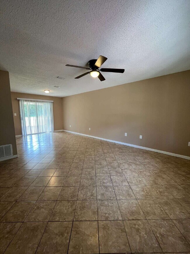 Building Photo - 939 Tanager Rd