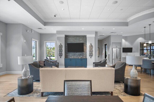 Building Photo - 4837 Chantilly Rd