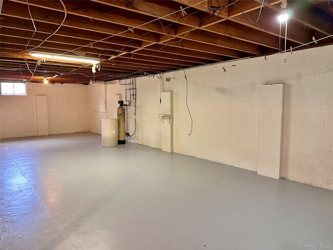 Building Photo - 10 Smith St