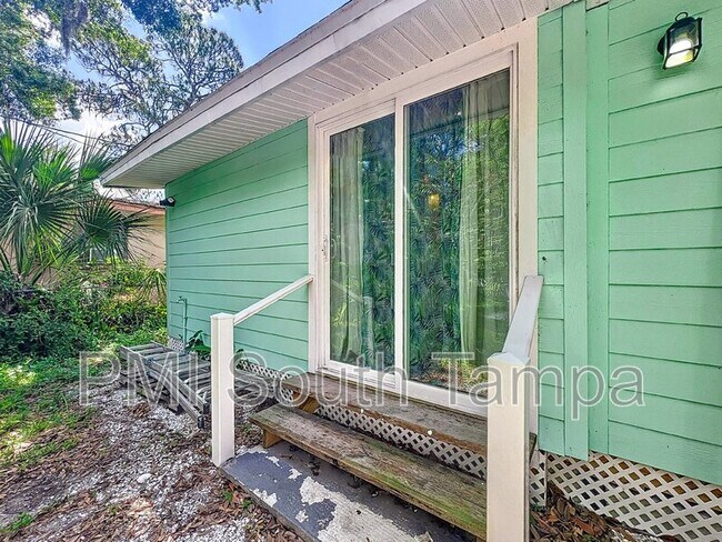 Building Photo - 1723 John Rivers St