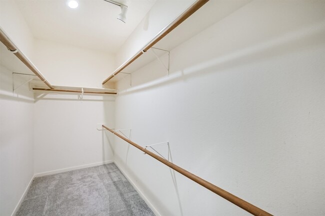 Building Photo - 18422 Cobblestone Dr