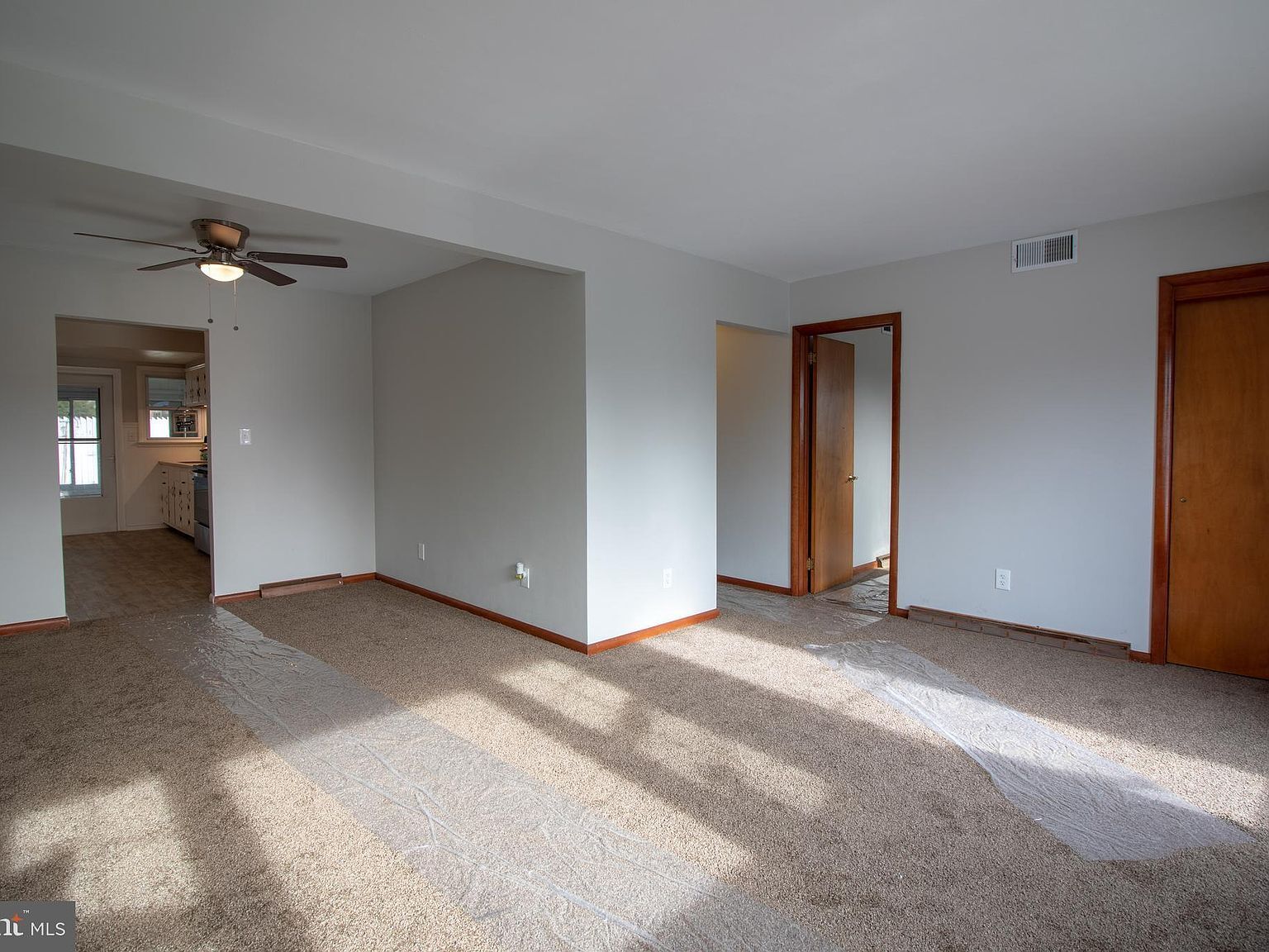 Building Photo - 6301 Salem Park Cir