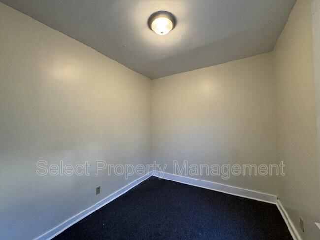 Building Photo - 1132 Rivermet Ave