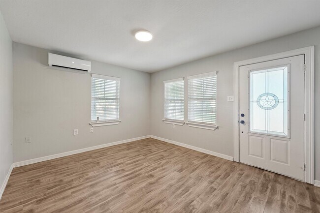 Building Photo - 16730 Springfield Dr