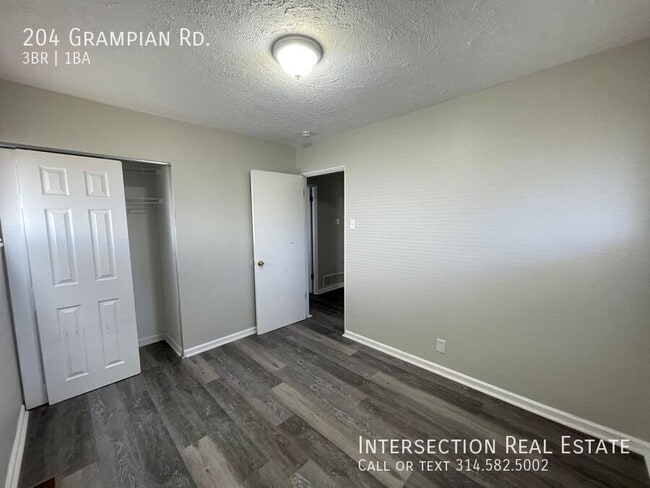 Building Photo - 204 Grampian Rd