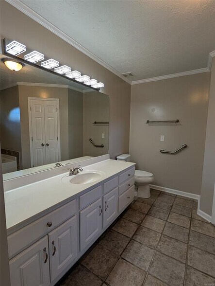 Building Photo - 45 Honeysuckle Ct