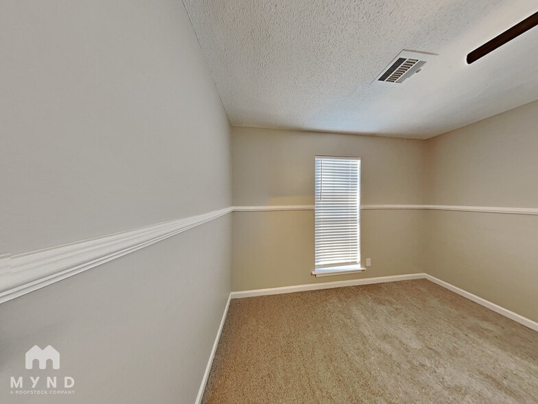 Building Photo - 3000 Tudor Dr