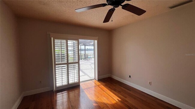 Building Photo - 8625 Vista Shores Ct