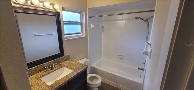 Building Photo - 450 Cart Ct