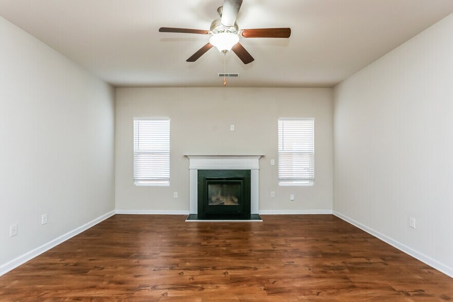 Building Photo - 461 Townsend Bend