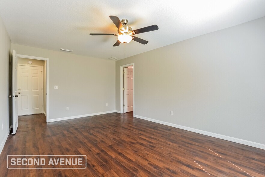 Building Photo - 15260 SW 43rd Ct