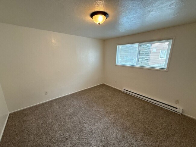 Building Photo - 3875 Iberis St NE