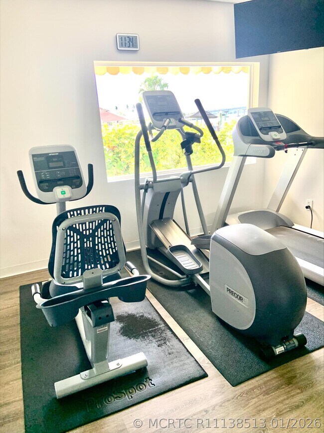 Building Photo - 2840 S Ocean Blvd