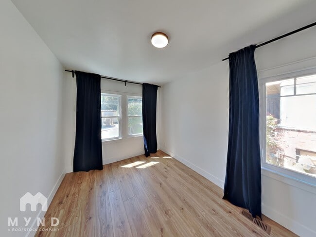 Building Photo - 3732 Buell St